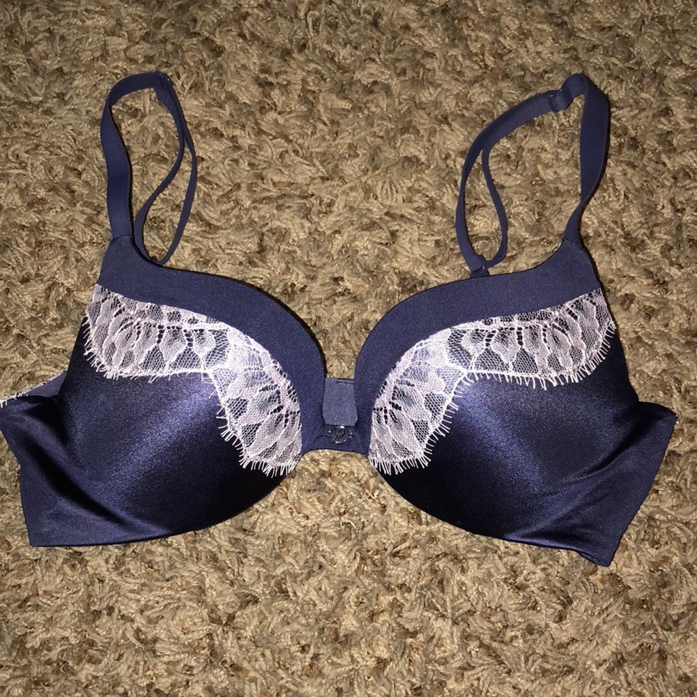 Victoria’s Secret push-up bra